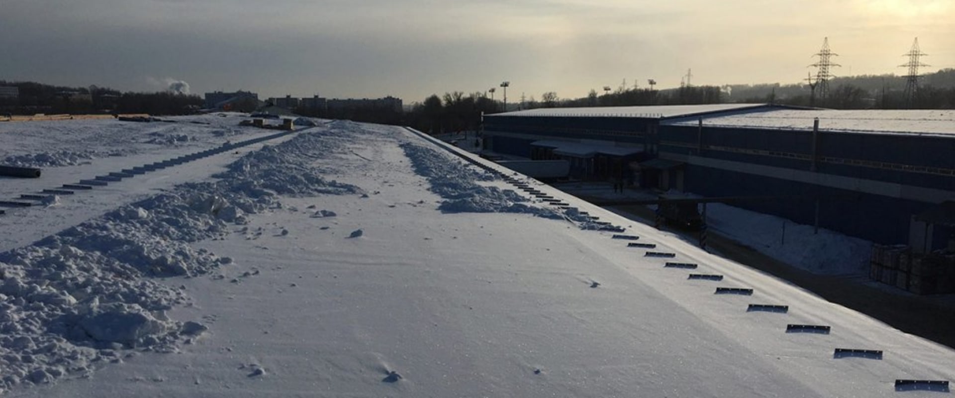 Is het slecht om het dak in de winter te installeren?